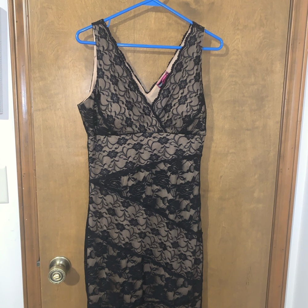 Black/cream dress